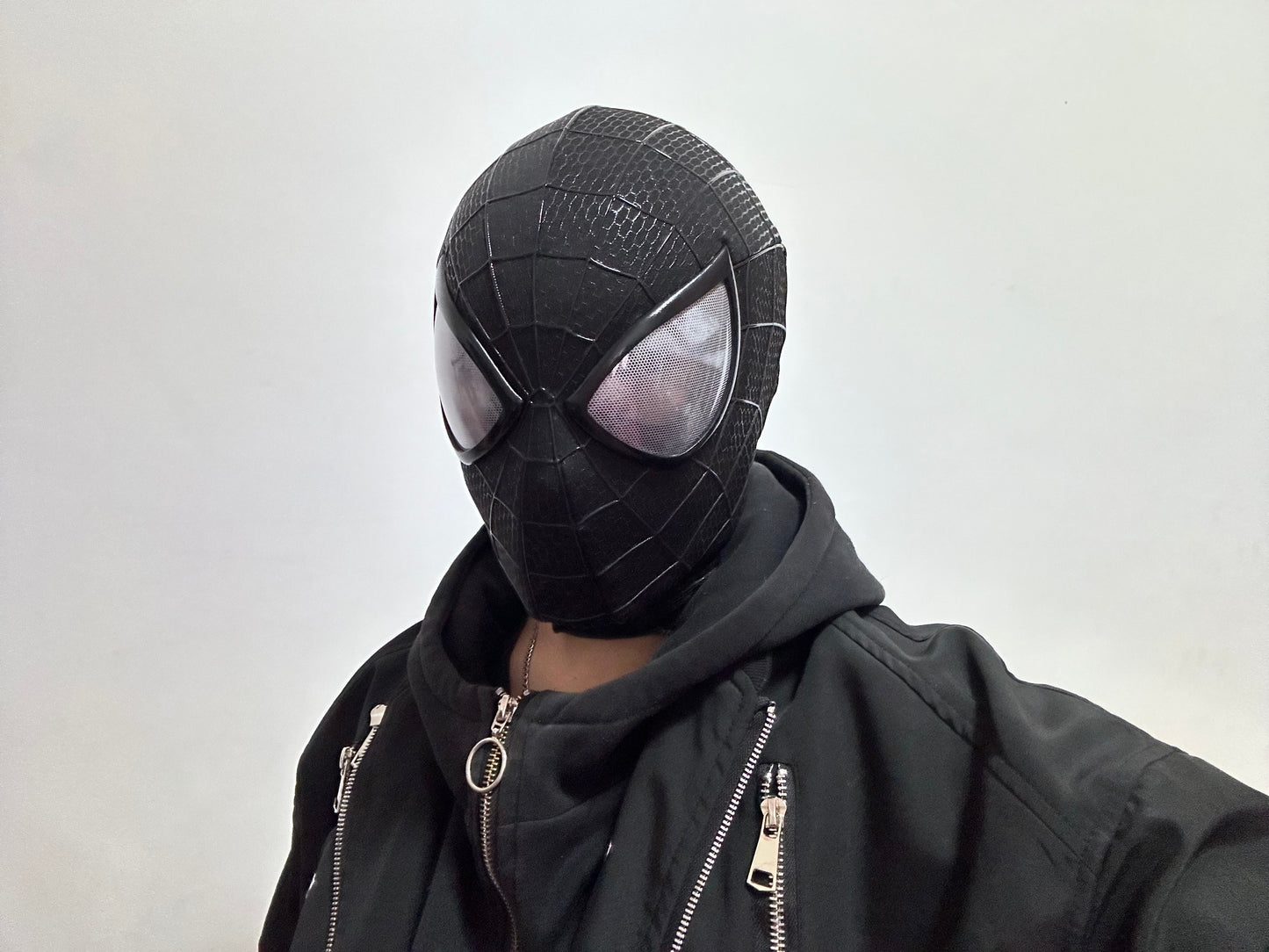 V4 Symbiote TASM2 with Face Shell and Lenses – Authentic Movie Prop Replica for Adults
